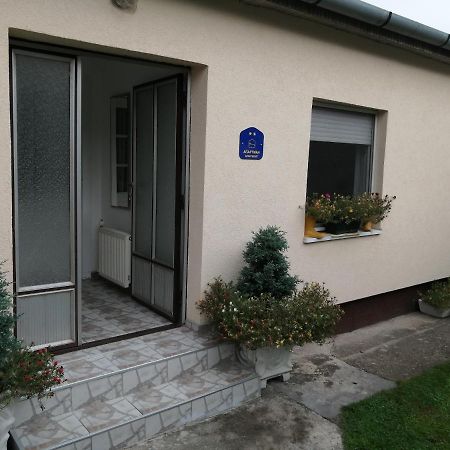 Green Apartment Νόβι Σαντ Εξωτερικό φωτογραφία