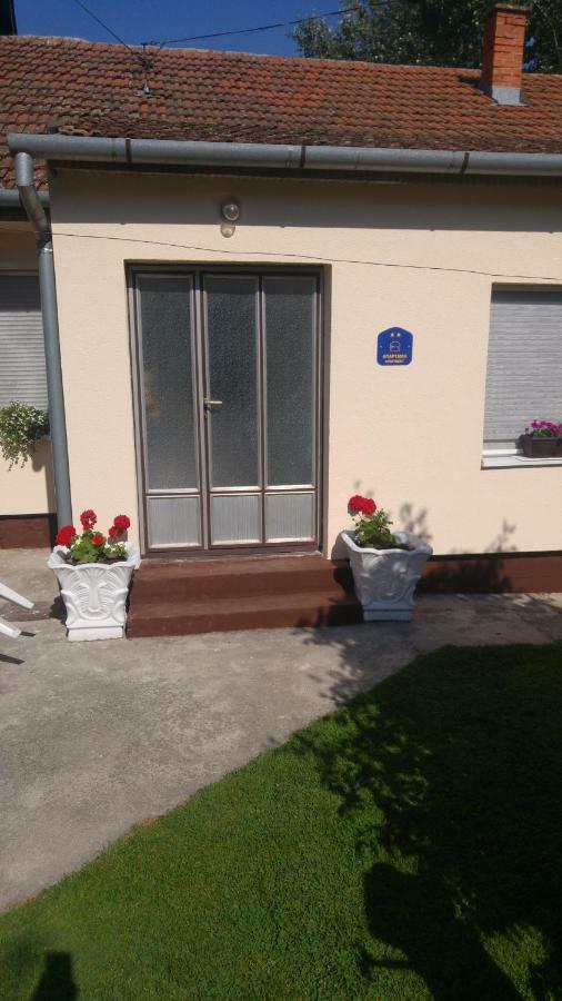 Green Apartment Νόβι Σαντ Εξωτερικό φωτογραφία